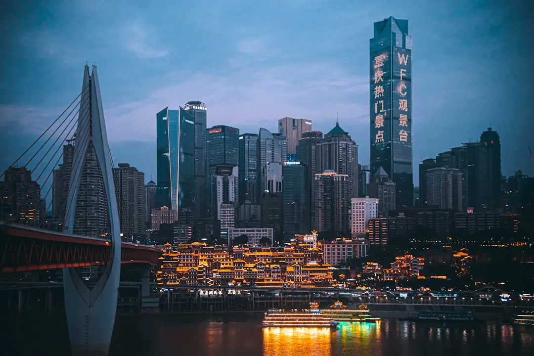 重庆邦达斯储能柜型号与BMS系统技术参数对比分析